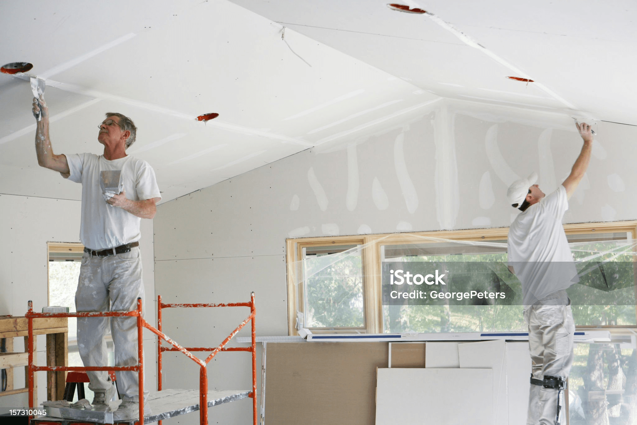 Large room ceiling finishing